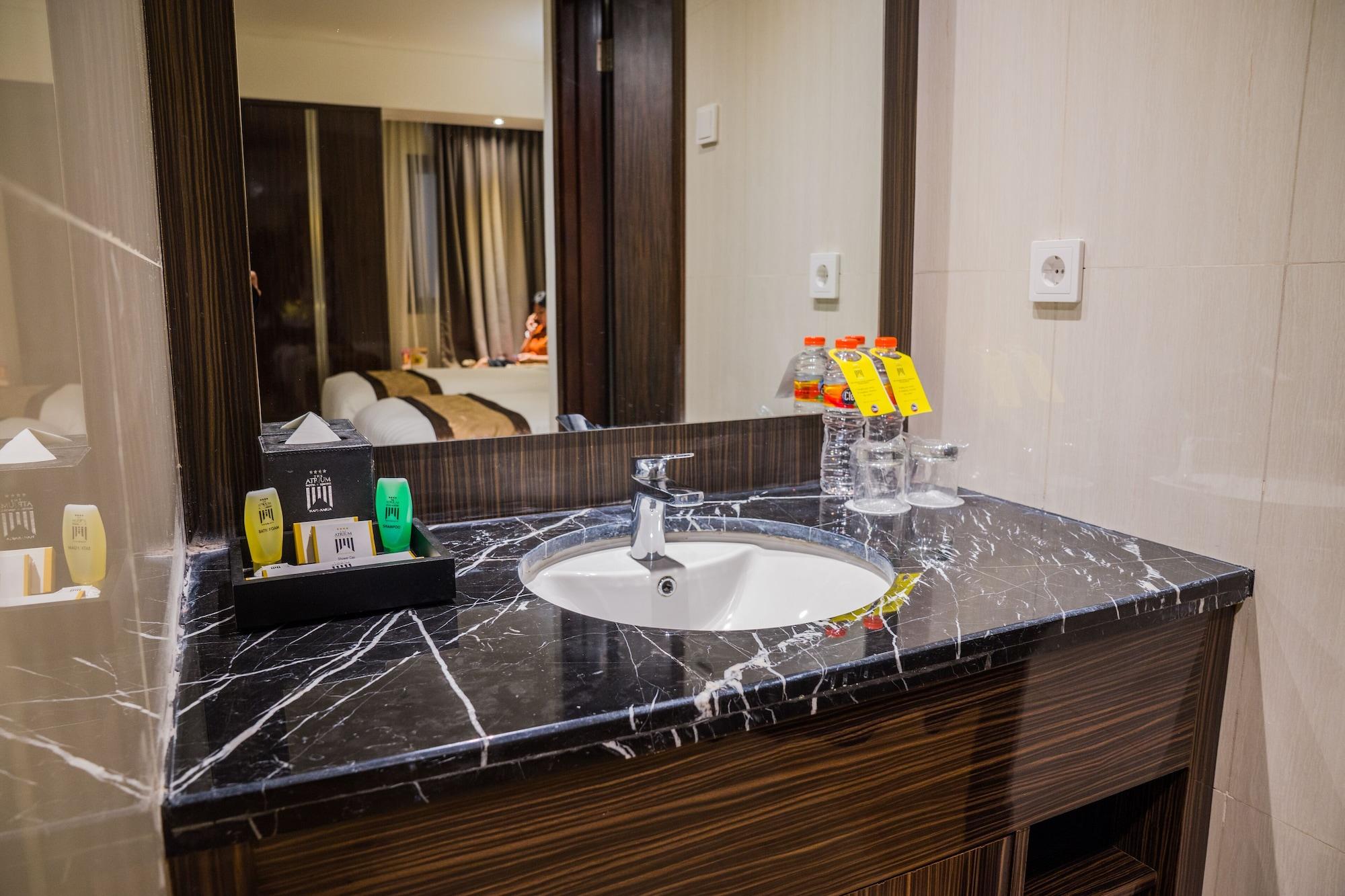 The Atrium Hotel & Resort Yogyakarta Melati Exterior foto