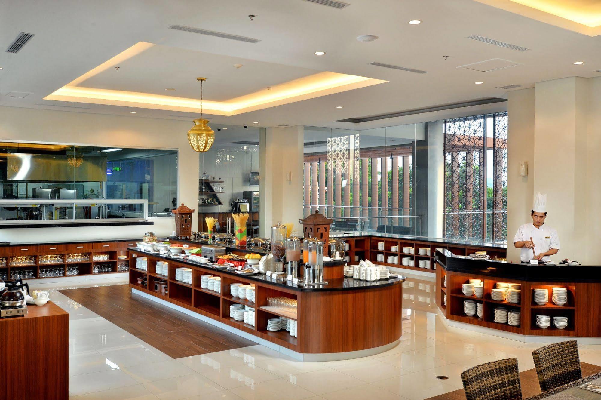 The Atrium Hotel & Resort Yogyakarta Melati Exterior foto