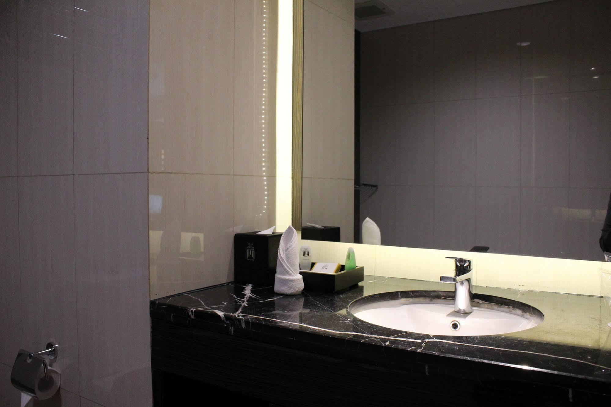 The Atrium Hotel & Resort Yogyakarta Melati Exterior foto